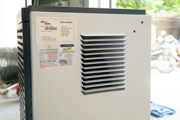 Máy hút ẩm công nghiệp FujiE HM-150N tay cầm