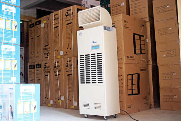 Máy hút ẩm công nghiệp FujiE HM-2408DS ảnh thực tế kho hàng