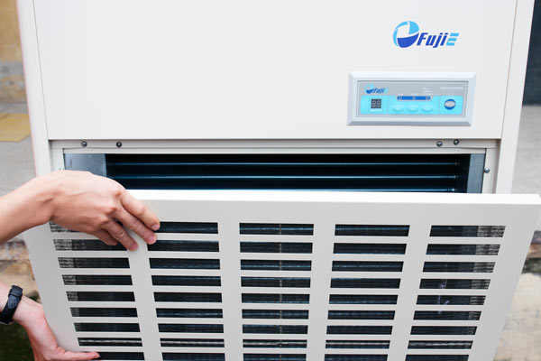 Máy hút ẩm công nghiệp FujiE HM-2408DS cửa hút khí ẩm