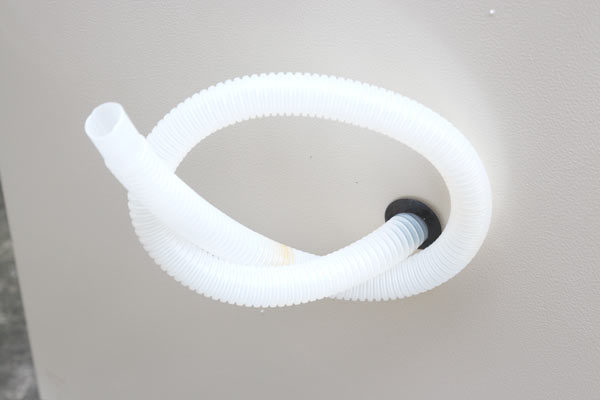 Máy hút ẩm công nghiệp FujiE HM-2408DS ống thoát nước thải