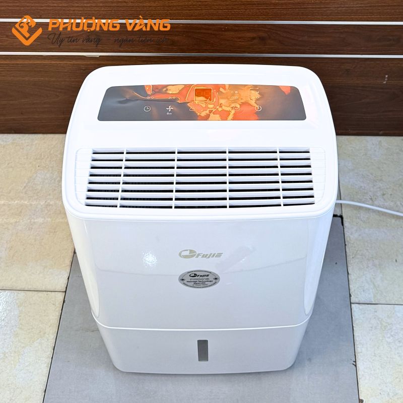 Máy hút ẩm FujiE HM-650EC bảng điều khiển