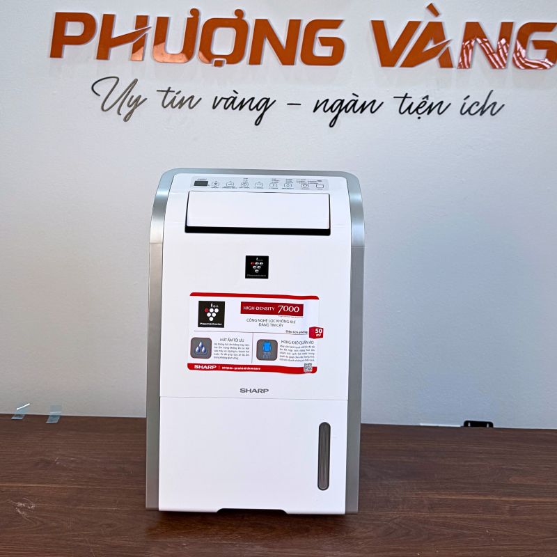 Máy hút ẩm Sharp DW-D20A-W mặt trước