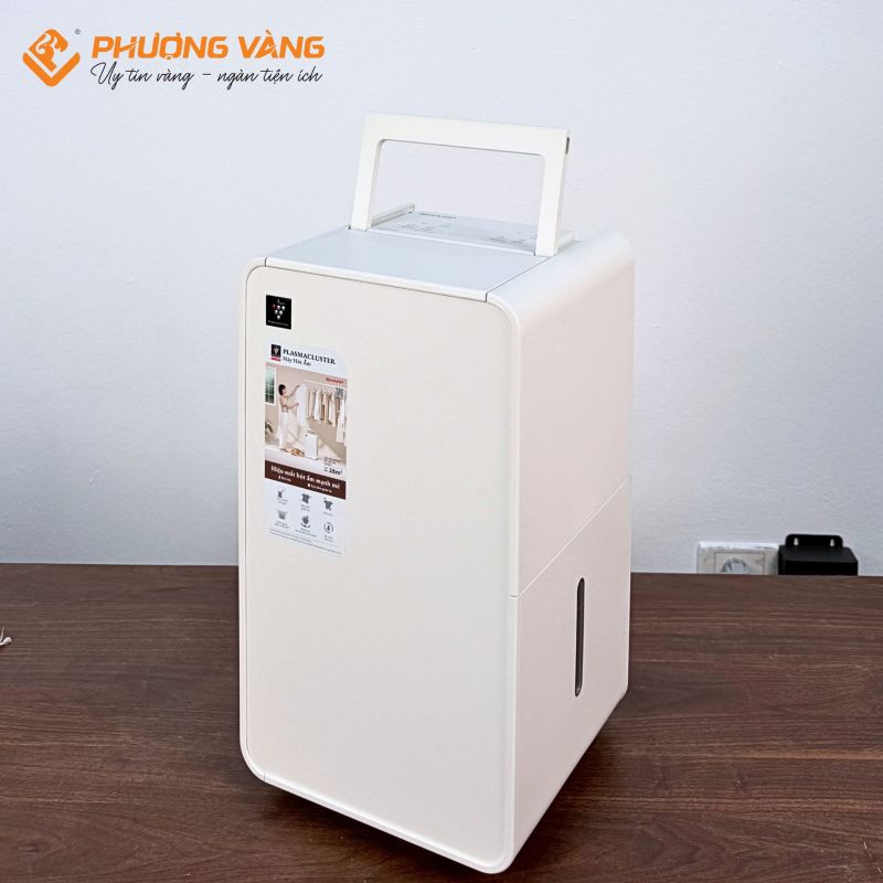 Máy hút ẩm Sharp DW-P12HV-W có quai xách
