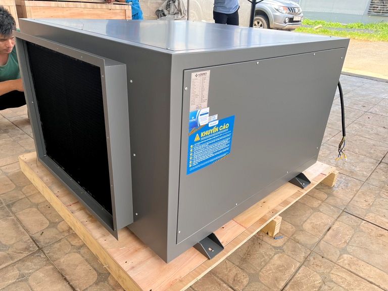 Máy hút ẩm treo trần Kosmen KM-480DS góc nghiêng