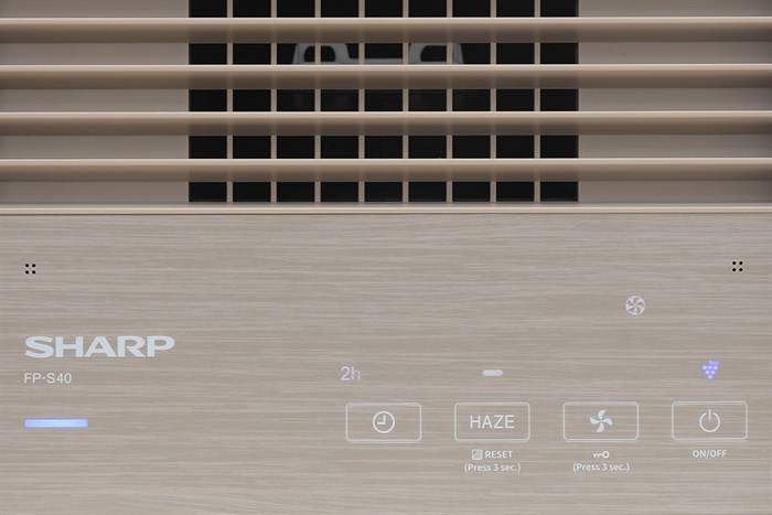 Máy lọc không khí Sharp FP-S40V-W bảng điều khiển