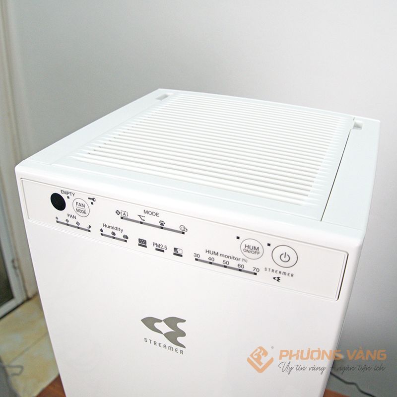 Máy lọc không khí tạo ẩm Daikin MCK555AVMV-W bảng điều khiển