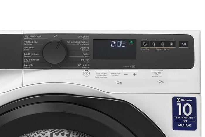 Máy sấy quần áo bơm nhiệt Electrolux EDH803J5WC bảng điều khiển