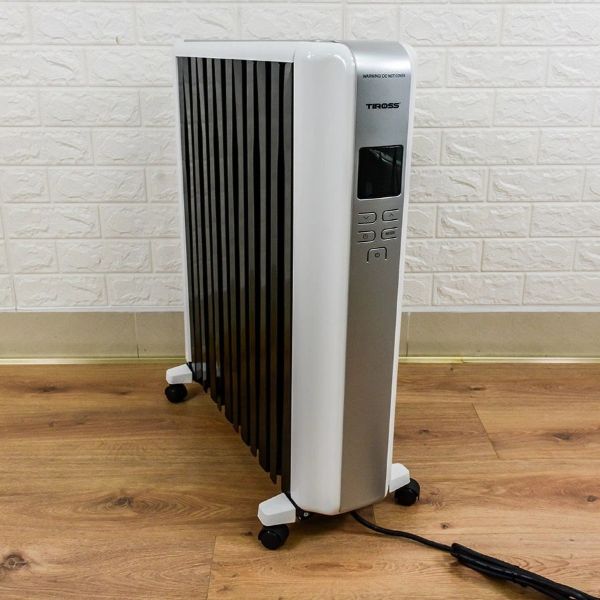 Máy sưởi dầu Tiross TS9218, 12 thanh kín, điều khiển từ xa