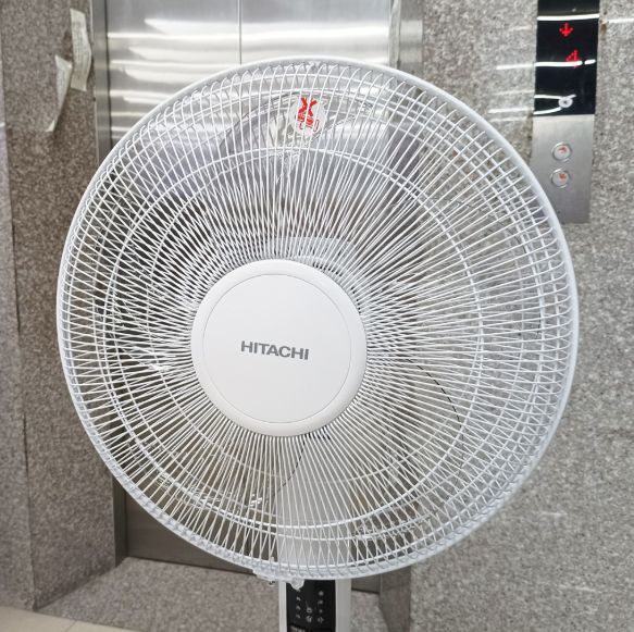 Quạt đứng Hitachi LF-A6RCGW 55W