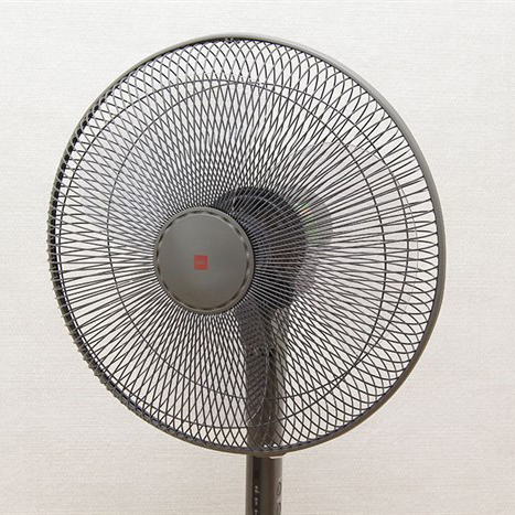 Quạt đứng KDK M40K(GY) mặt trước