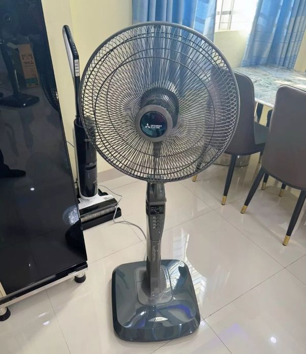 Quạt đứng Mitsubishi LV16-RB CY-GY 47W