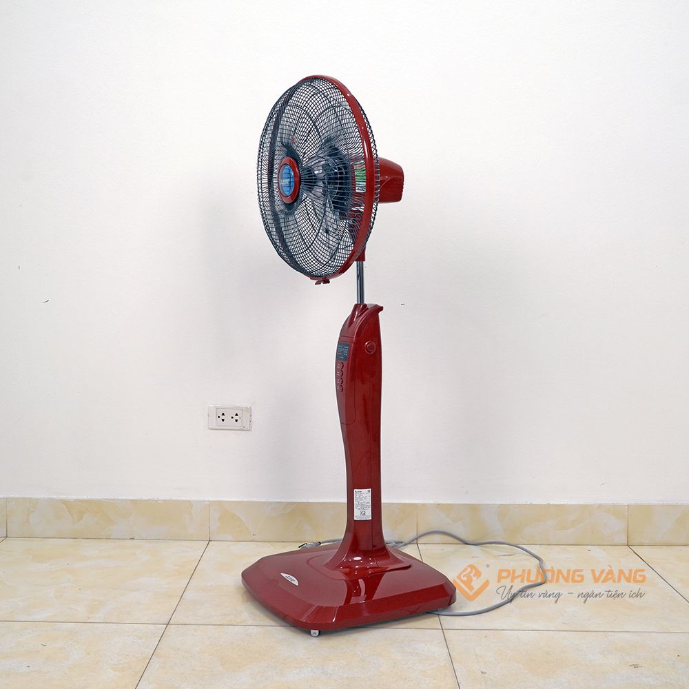 Quạt đứng Mitsubishi LV16-RB CY-RD màu đỏ, góc nghiêng trái