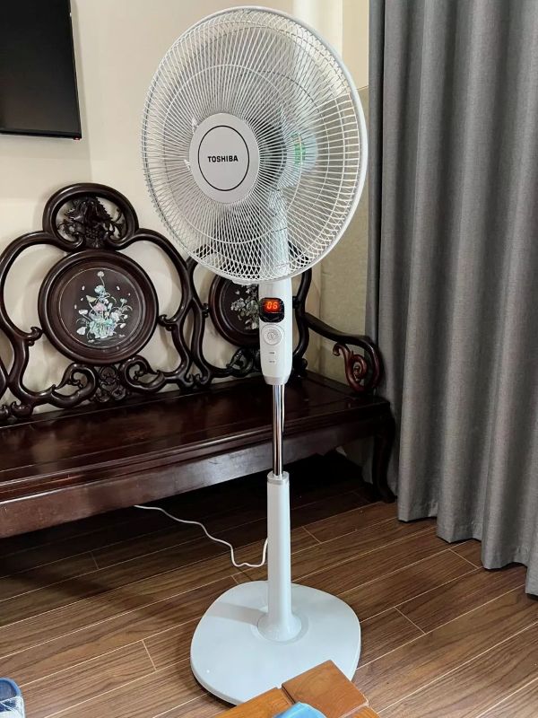 Quạt đứng Toshiba F-LSD10(H)VN 30W