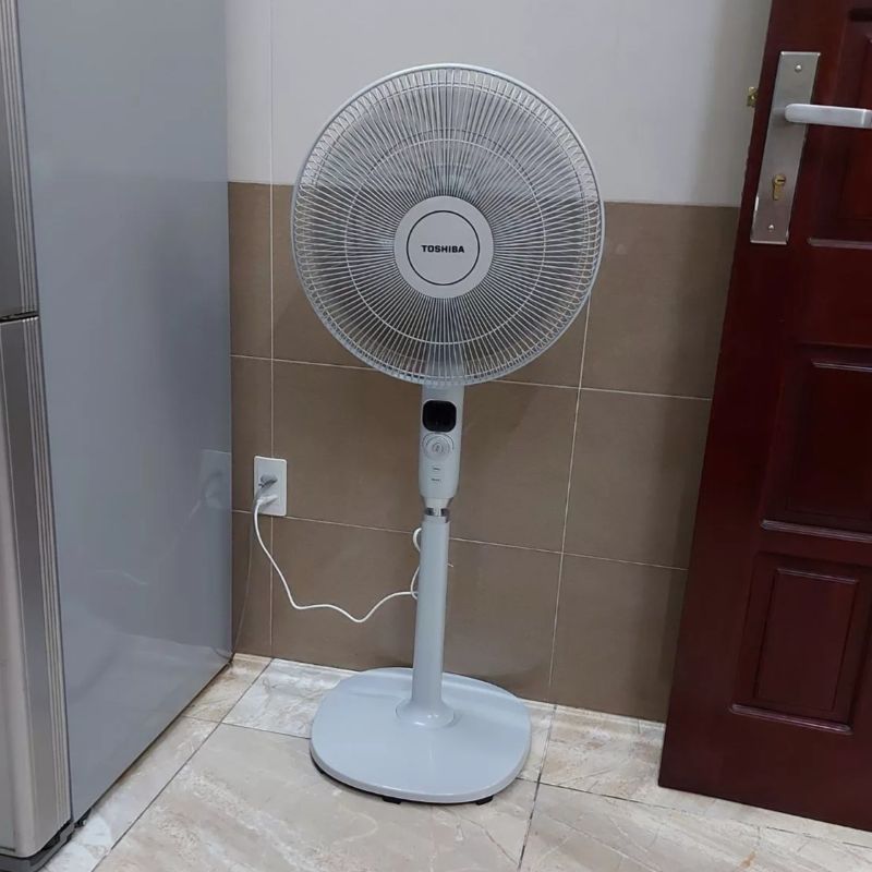 Quạt đứng Toshiba F-LSD10(H)VN 30W