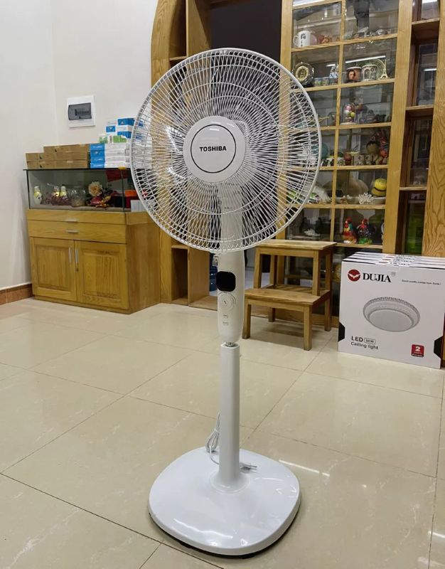 Quạt đứng Toshiba F-LSD10(W)VN 30W