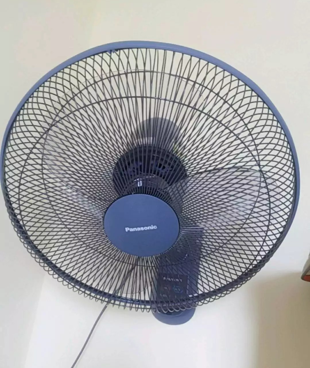 Quạt treo tường Panasonic F-409MB 51W